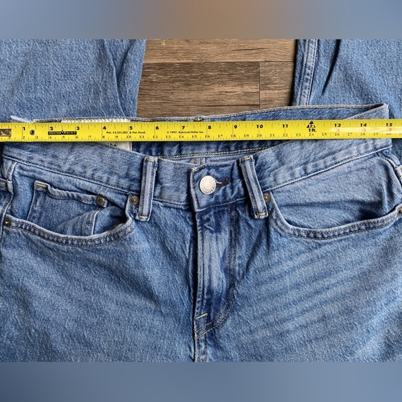 H&M Women’s Light Blue Straight Jeans Size 30 - Picture 4 of 9